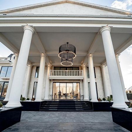 Hotel Caprice Complex Bacău Zewnętrze zdjęcie
