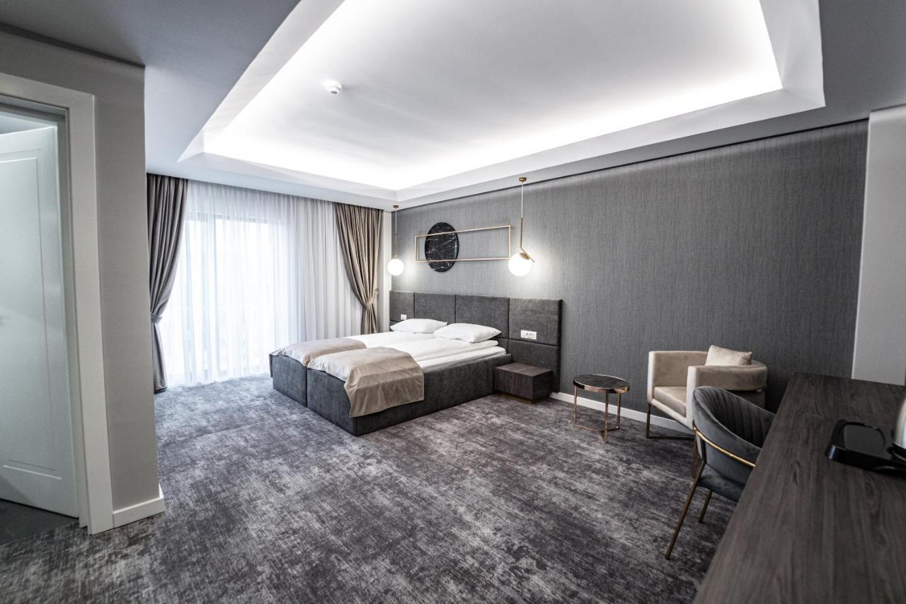 Hotel Caprice Complex Bacău Zewnętrze zdjęcie