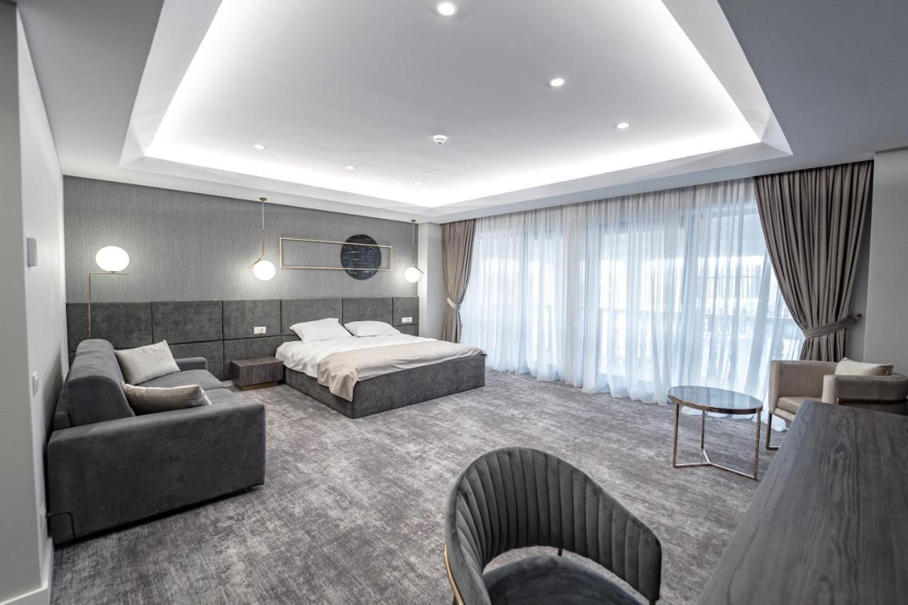 Hotel Caprice Complex Bacău Zewnętrze zdjęcie