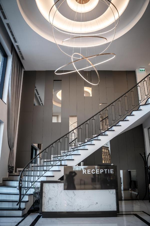 Hotel Caprice Complex Bacău Zewnętrze zdjęcie