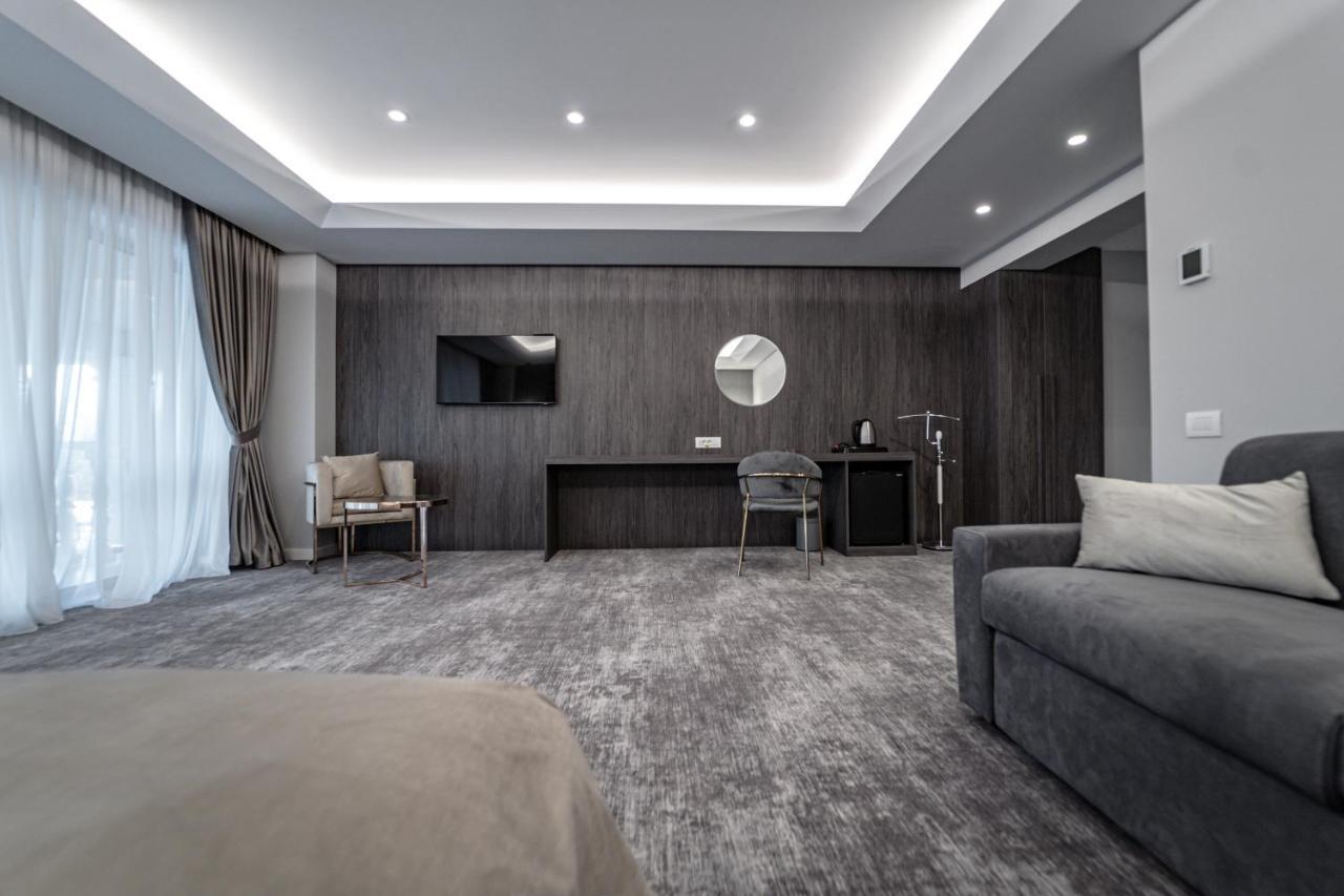 Hotel Caprice Complex Bacău Zewnętrze zdjęcie