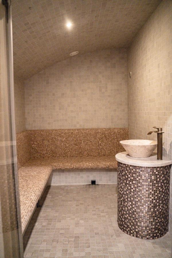 Hotel Caprice Complex Bacău Zewnętrze zdjęcie