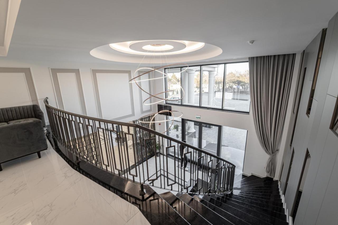 Hotel Caprice Complex Bacău Zewnętrze zdjęcie
